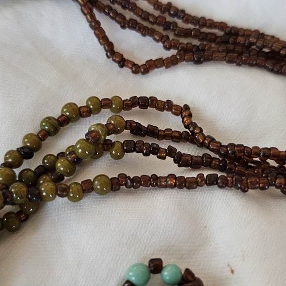 Southern red agate and turquoise w wooden beads and green beads 24" LOT#317 - Picture 4 of 9